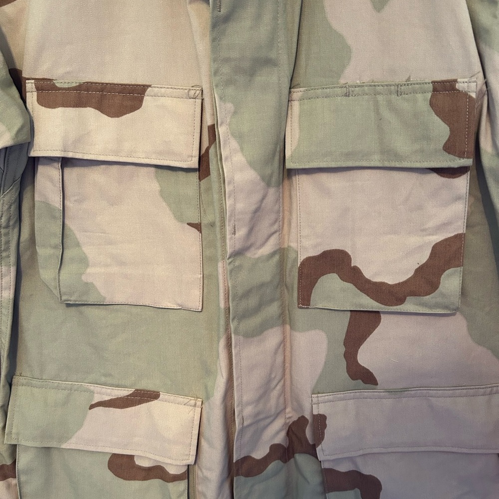 Desert Camouflage 3 color Combat Coat BDU Top size Small Short - Picture 2 of 5